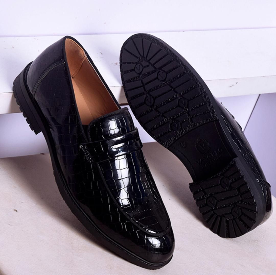 CLASSIC CRACK LEATHER BLACK  SHOE