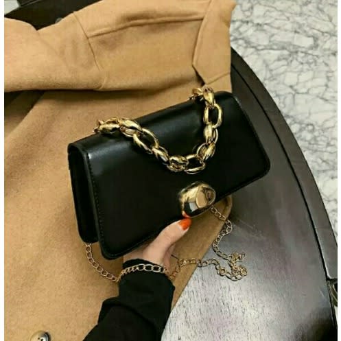 Lady Gold Metal Chains Messenger Handbag - Black