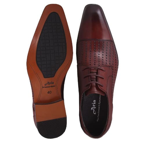Contemporary Detailed Shoe With Dotted Holes - MSH-2683
