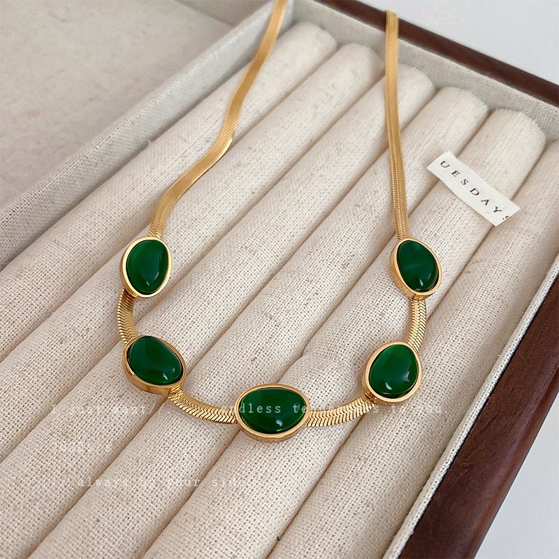 Kq Titanium Steel Gold Emerald Necklace With Retro Noble Style