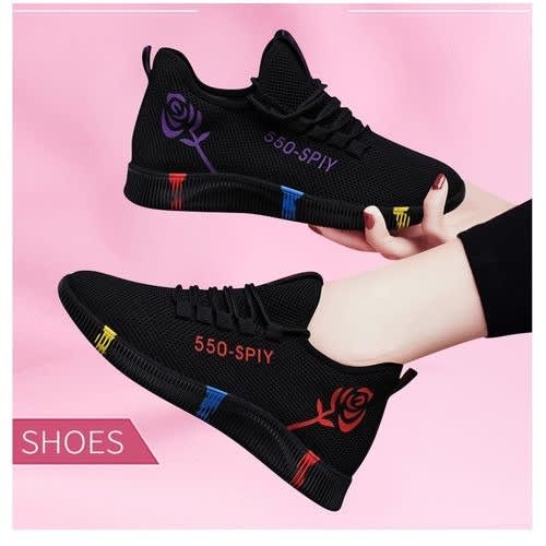 Women's Breathable Sneaker With Flower Imprint - Black