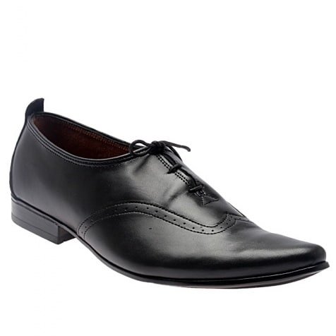 Pointed Closed Lace-up Shoe