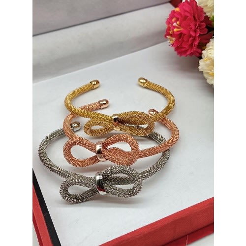 Easy To Wear Fashion Bracelet