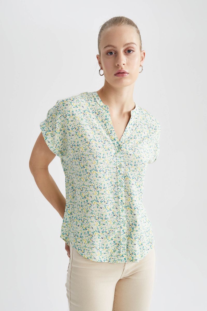 Woman Casual Regular Fit C Neck Woven Short Sleeve Shirt - Turquoise