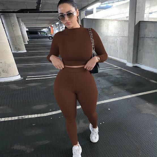Rock Female Suit Solid Dressed/brown Crop