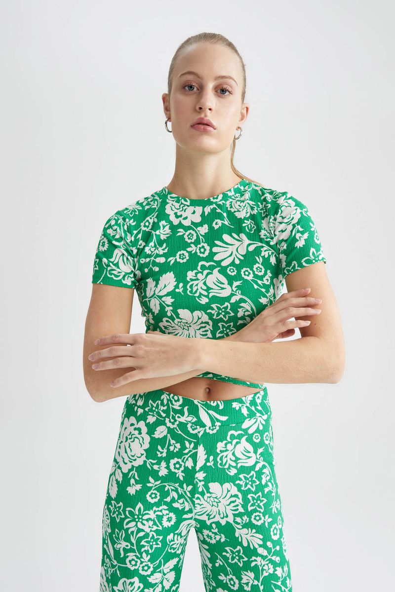 Woman REGULAR FIT Knitted Short Sleeve T-Shirt - Green