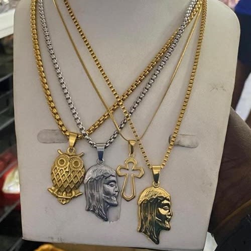 4 In 1 Set Of Chains With Pendants