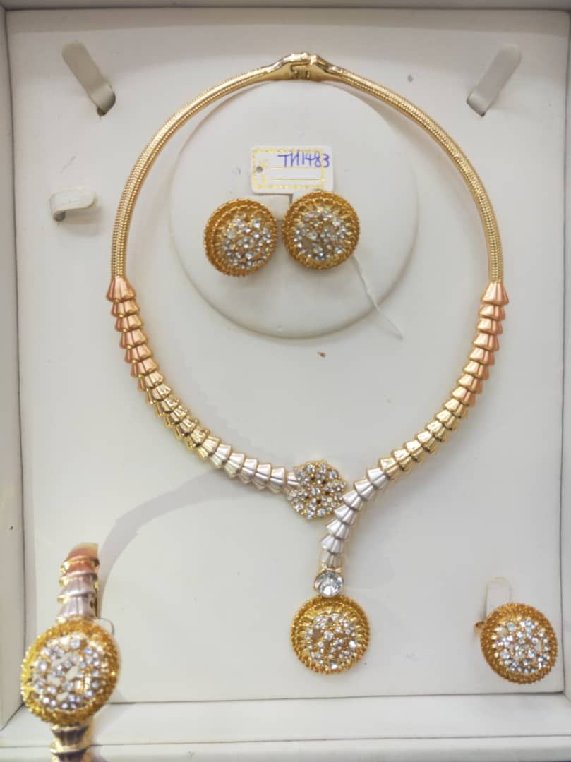 B Jewelry Set