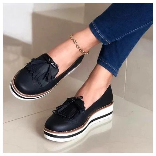 Ladies Light Weight Low Heeled Tassel Front Loafers