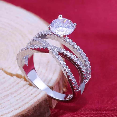 Double Winding Zircon Wedding Ring