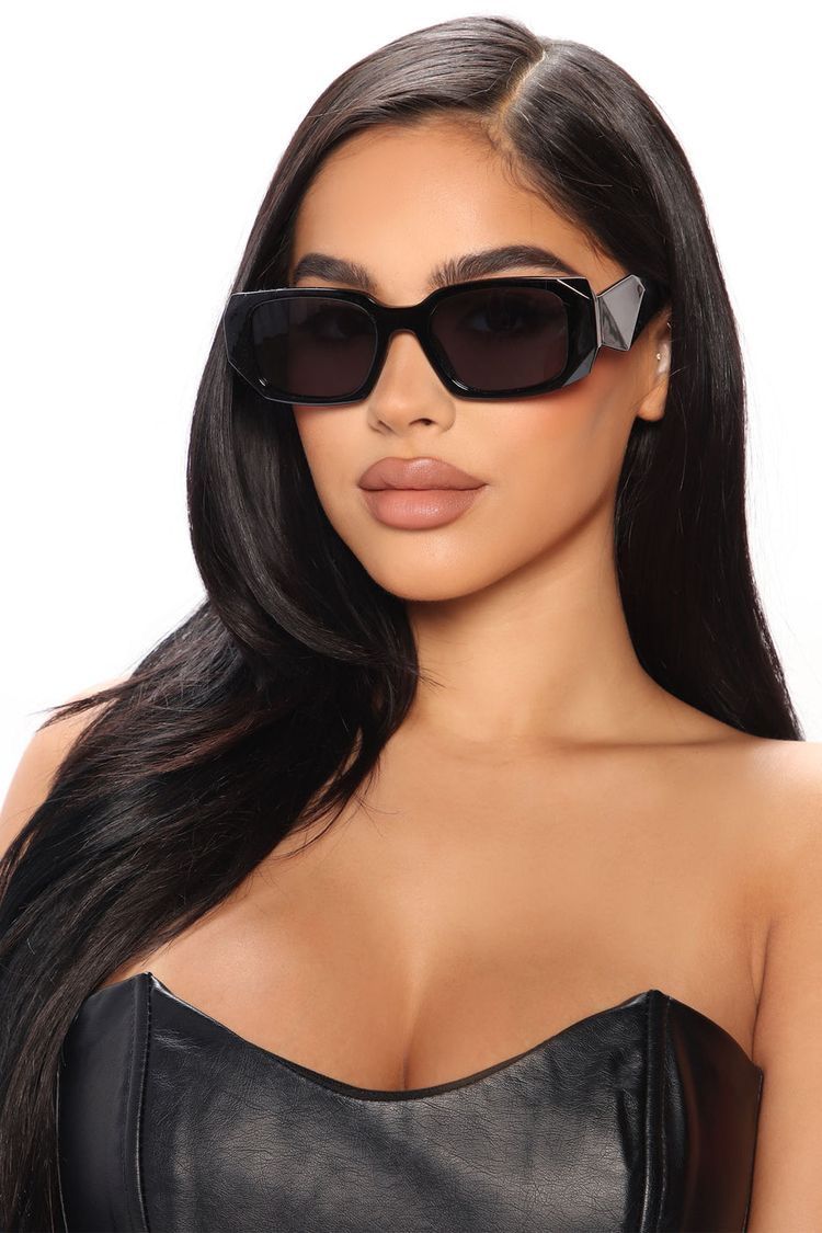 Chic Square Sunglasses  -  Black