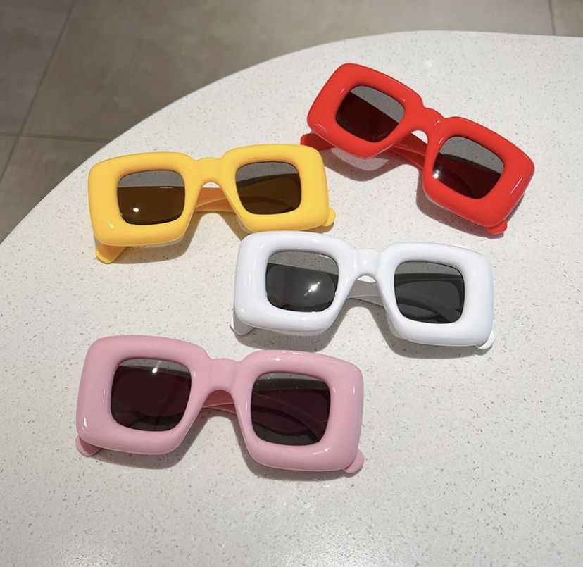 Women Retro Sunglasses + Protector Case