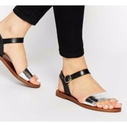 Women's Flat Sandals - Black & Silver