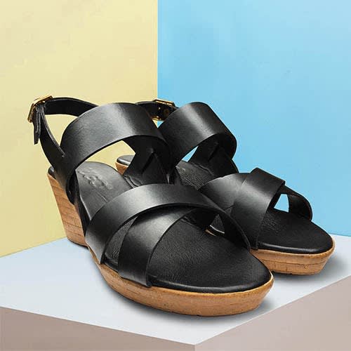 V-wedge Female Black Sandal