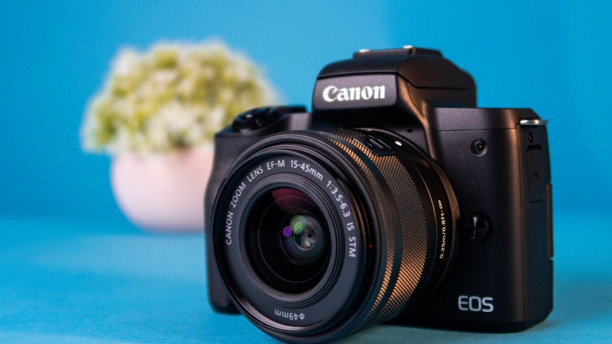 EOS M50 With 15 - 45 Mm Lens