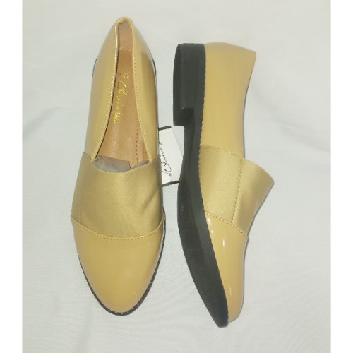 Patent Elastic Leather Flat Loafers - Cream