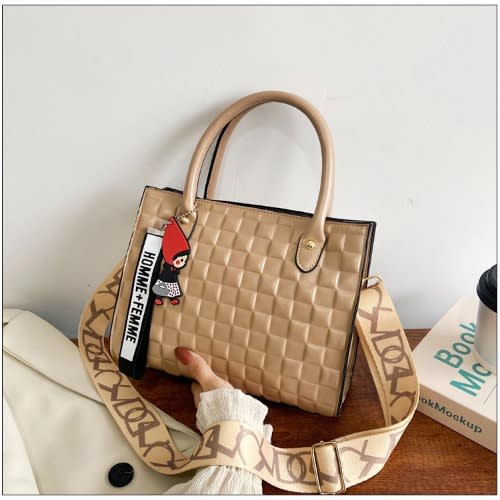 Quality Leather Ladies Crossbody Hand Bag- Nude