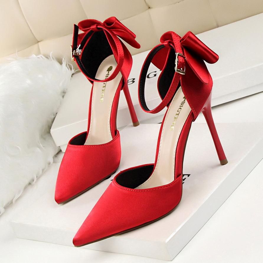 Women's high heels 8CM stiletto pointed high heels Red