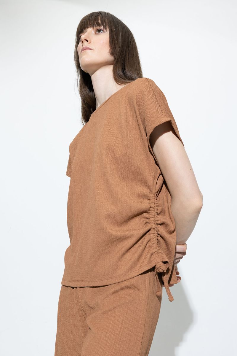 Woman Casual Batwing Crew Neck Knitted Short Sleeve T-Shirt - Brown