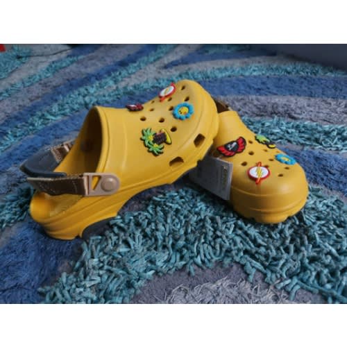 Ladies All Terrain Crocs Sandal With Jibbitz - Yellow