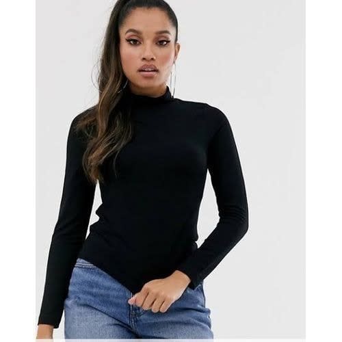 Turtleneck Long Sleeve Top- Black