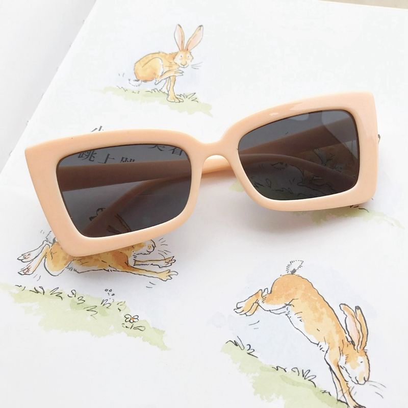 New Fashion WomenSquare Sunglasses Ladies Vintage Oversized
