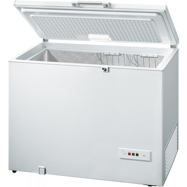 Solar Freezer With 2 Solar Panels & 2 Batteries