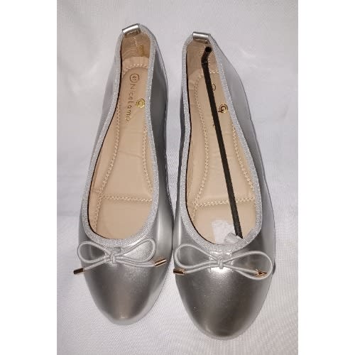 Ladies Patent Leather Flat Shoe - Silver