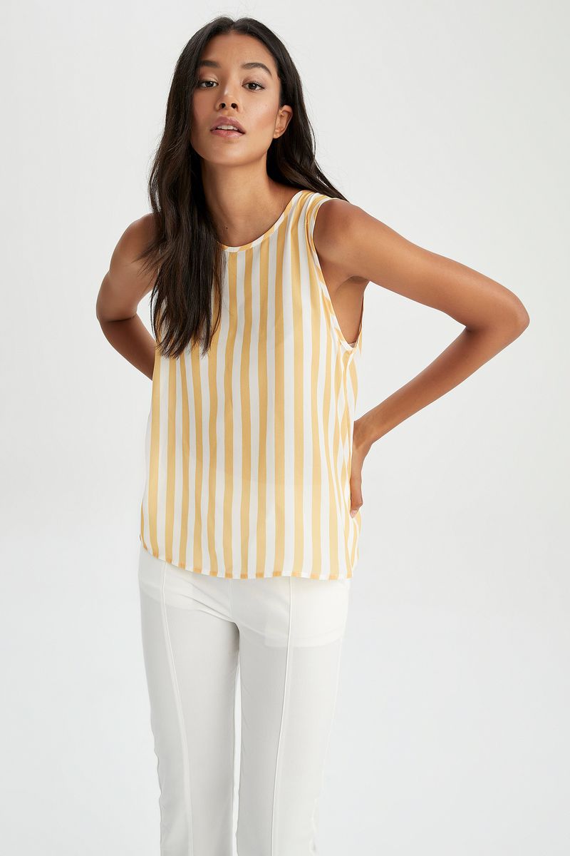 Woman Casual Regular Fit Woven Sleeveless Blouse - Yellow