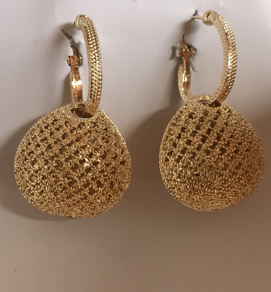 Luxury Gold  Hollow Earrings Comes With Free Pendant