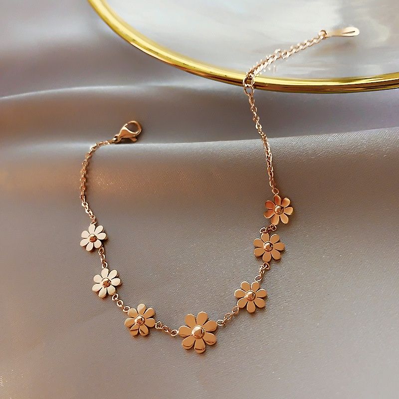 Kq Adjustable Pull Type Daisy Style Lovely Sweet Female Version Bracelet