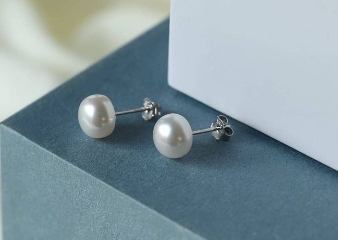 Sun Pearls Ladies Simple Earrings