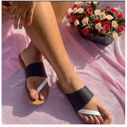 Female Slippers - Black & White