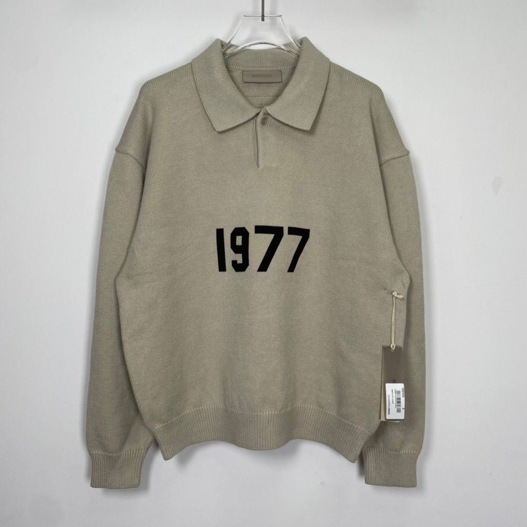Autumn Winter  Arrive Essentials 1977 Digital Flocked Polo-beige
