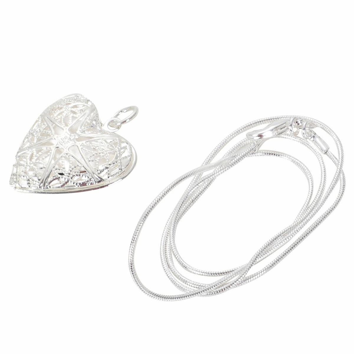 Fashion Woman Heart Hollow Neck Pendant Photo Holder