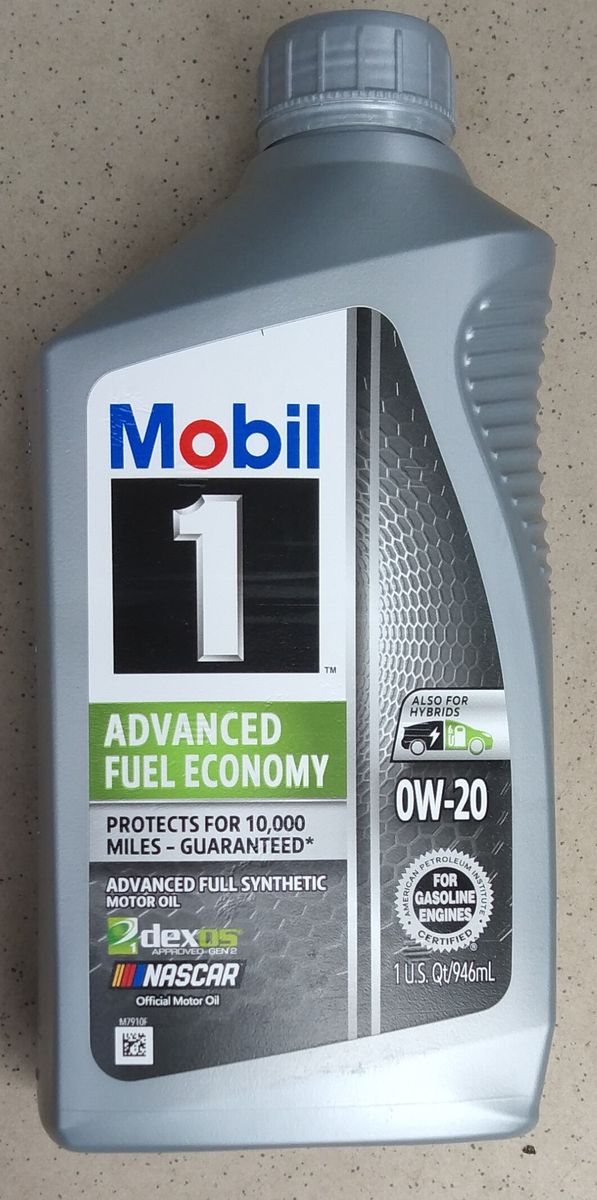 U.S Made Mobil 1 Full Synthetic Motor Oil 0W - 20 Advanced Fuel Economy 1 Liter