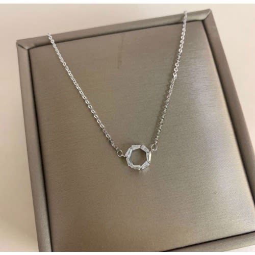 Crystal Fashion Round Pendant Necklace- Silver