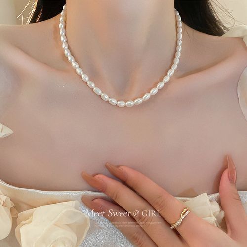 Natural Pearls Ladies Fashion Necklace