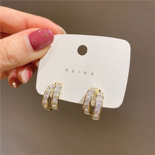 Fashion Clip Earrings - Gold