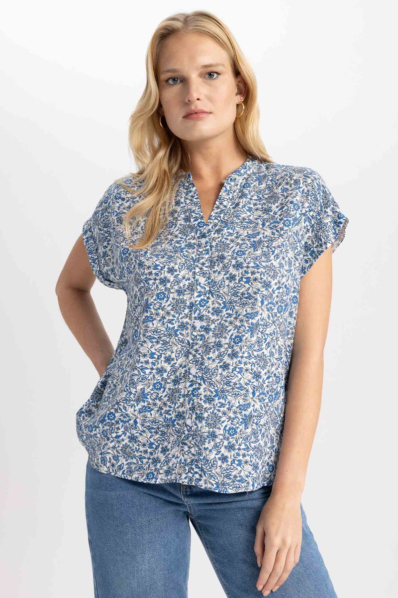Woman Regular Fit C Neck Woven Short Sleeve Shirt - Blue
