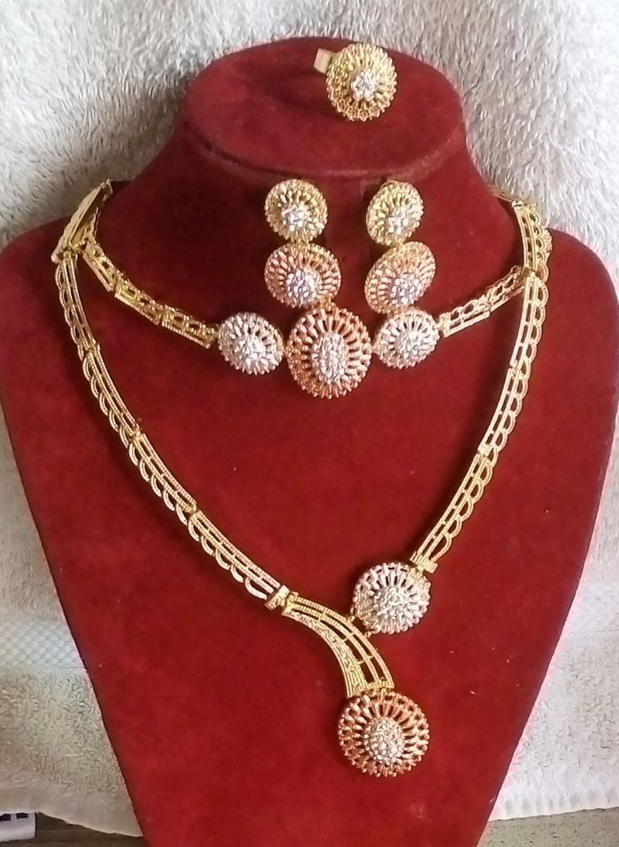 Gold Jewelry Set