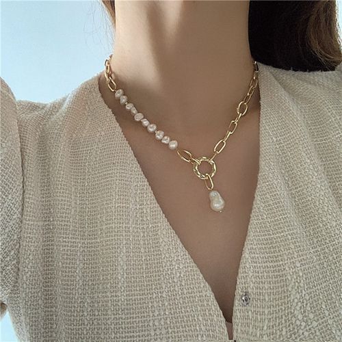 Pearls Ladies Fashion Necklace Baroque