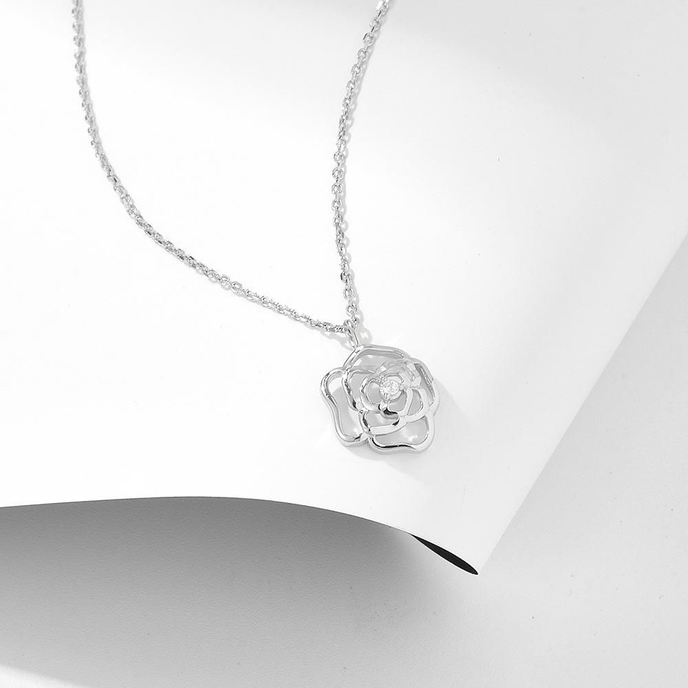 French Entry Lux Retro Hollow Rose Sterling Silver Necklace For Women Special-Interest Des