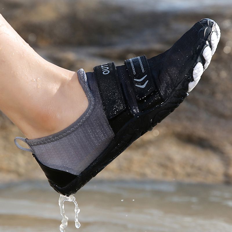 Unisex Five-finger Beach Water Shoes Men Big Size 36-46 Outdoor Quick-drying River Trekking Lovers Swimming Shoes Comfortable Fitness Shoes Black