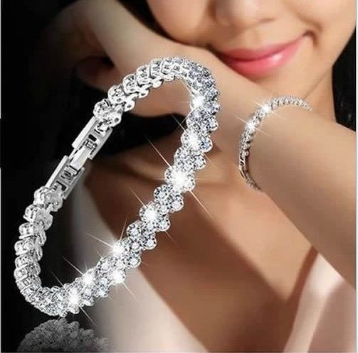 Crystal Bracelet With Artificial Diamond Inlaid For Wedding, Engagement, Mother`s Day And Birthday Gift, Diameter: 5.25 Cm, Perimeter:16.5 Cm(Silver)