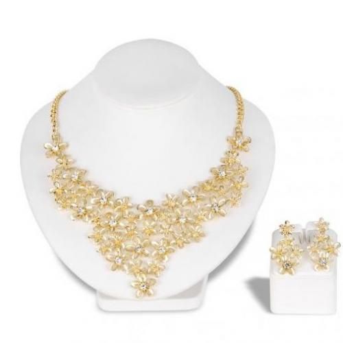 Magnificent Women Wedding Necklace And Jewelry Set- Gold