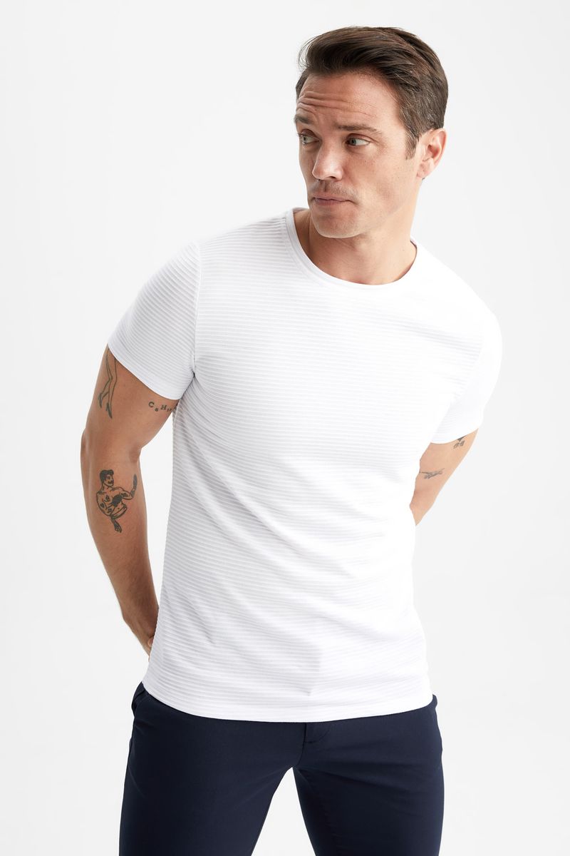 Man Smart Casual Slim Fit Short Sleeve Crew Neck Knitted T-Shirt - White