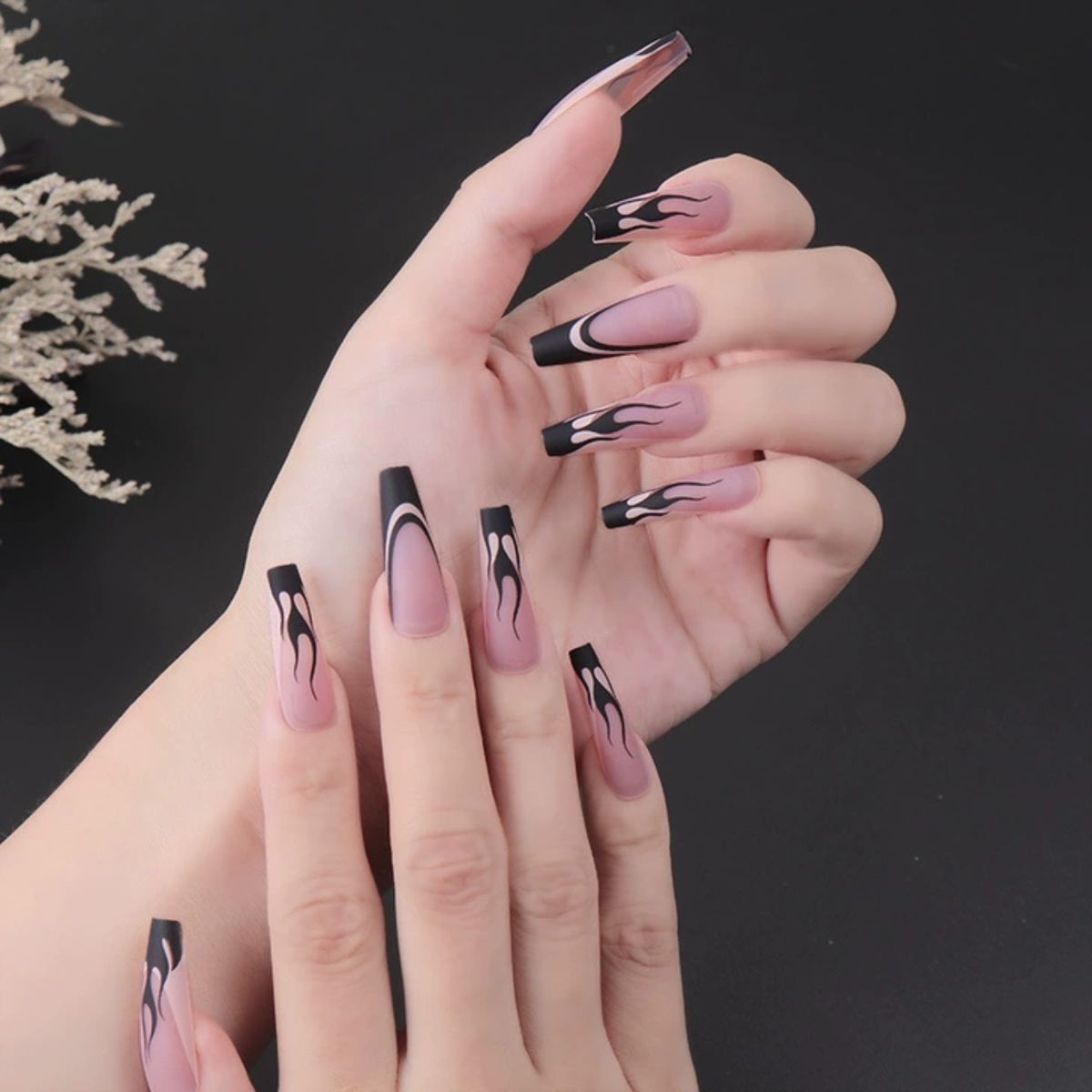 24Pcs Black Fancy Press On Nails Luxury Design Nails+ Glue