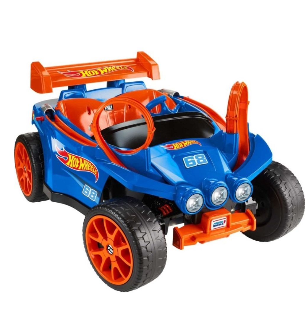 Power Wheels Hot Wheels Racer Ride On And Playset With 5 Hot Wheels Die-Cast Vehicles