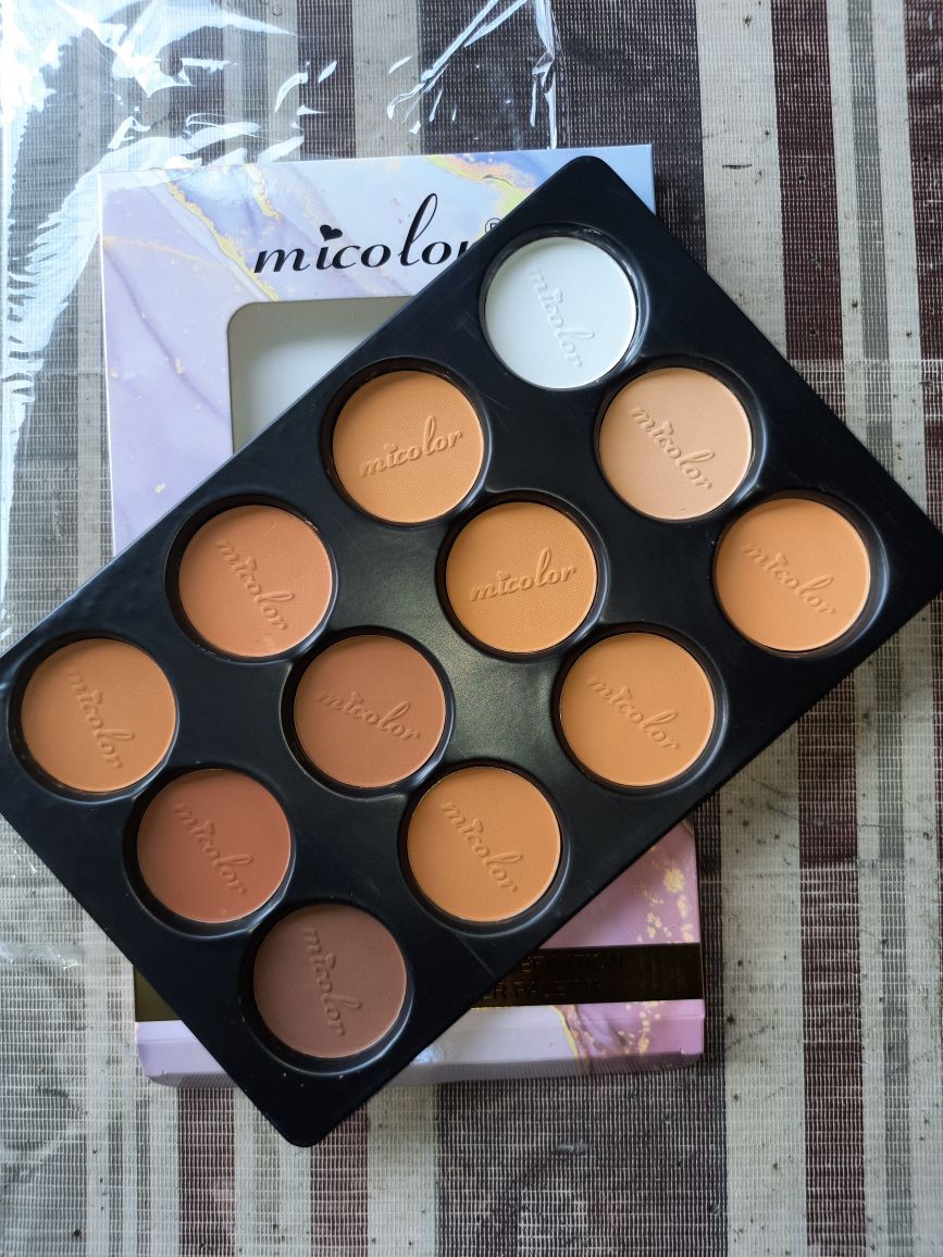 New Big Powder Palette With Fair Ivory, Highlight,Warm Nude & More.